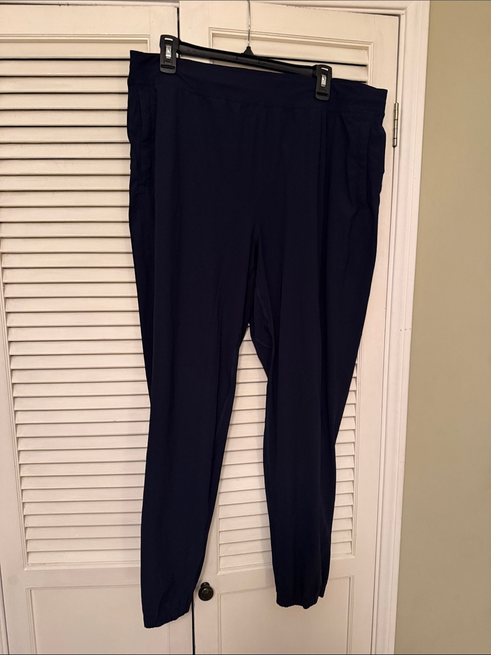 Like New Lululemon Women's Navy Pull-On Jogger